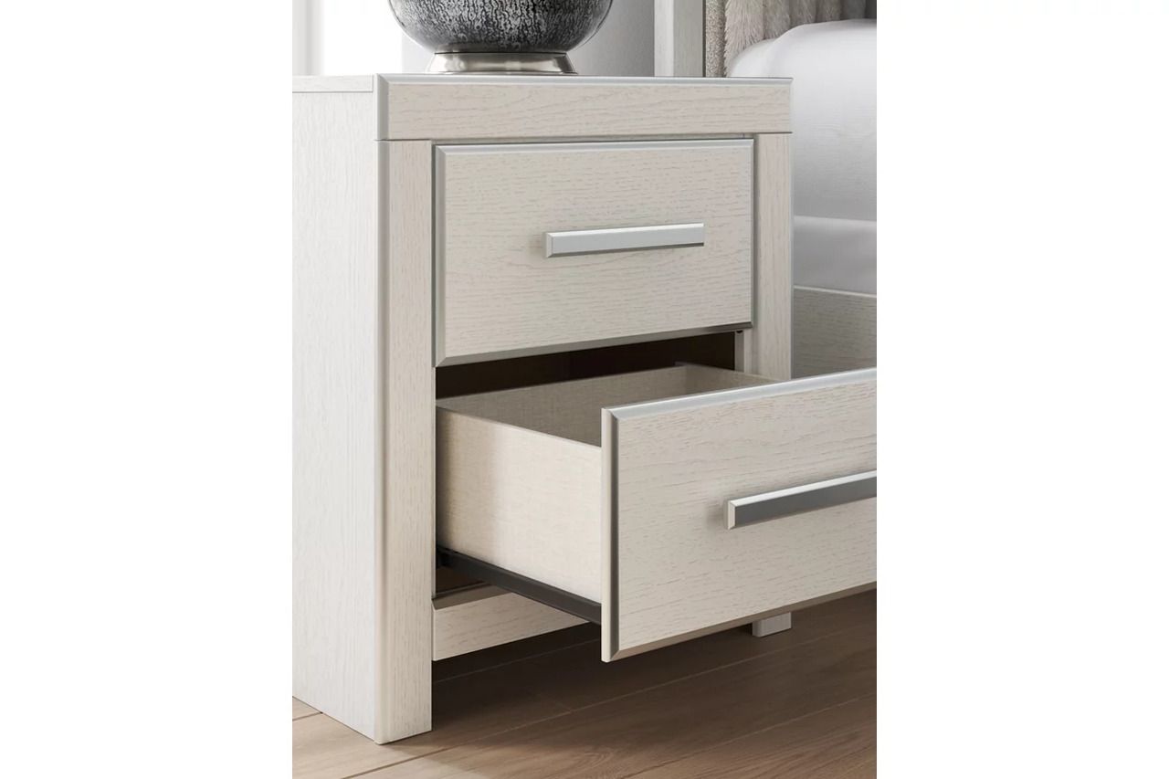 Ravalori Nightstand In White NCB338192