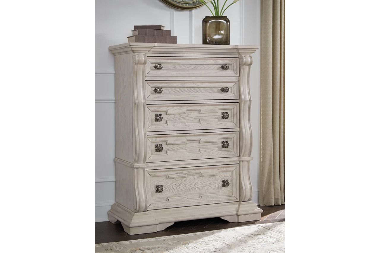 Valleymont Chest of Drawers In Antique White NCB94846