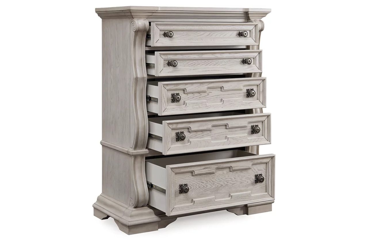 Valleymont Chest of Drawers In Antique White NCB94846