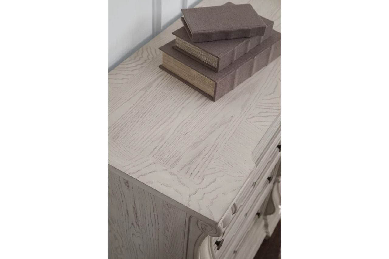 Valleymont Chest of Drawers In Antique White NCB94846