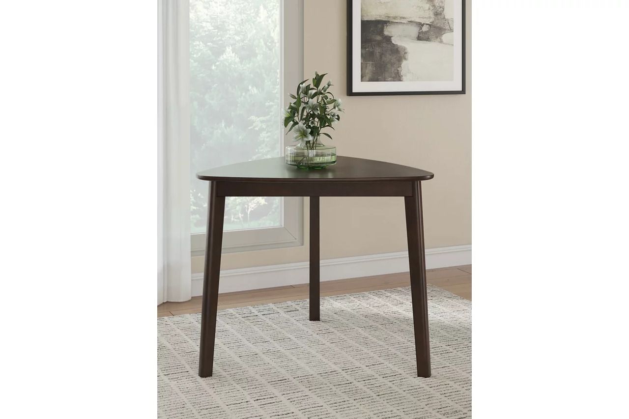 Favelon Dining Room Set In Merlot NCD607D1