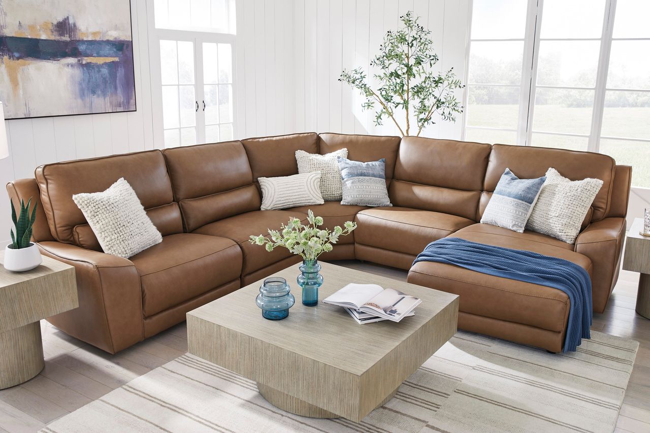 Spear Hill 3-Piece RAF Reclining Sofa Chaise In Caramel NCU62606S22