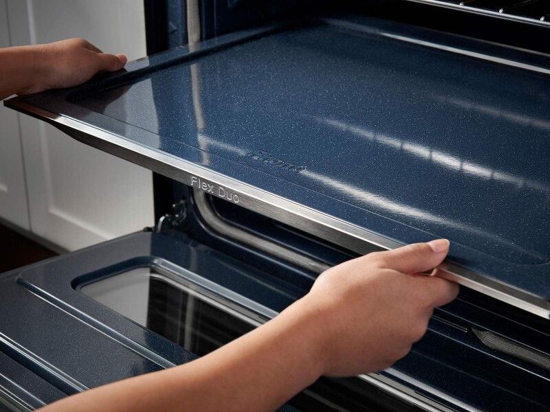 5.8 cu. ft. Slide-In Electric Range with Flex Duo™ & Dual Door NE58K9850WS