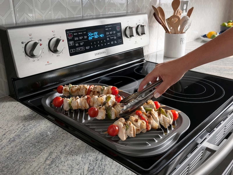 5.9 cu. ft. Freestanding Electric Range with Flex Duo & Dual Door NE59J7850WSAA