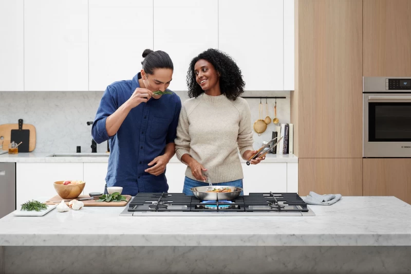 800 Series Gas Cooktop NGM8658UC