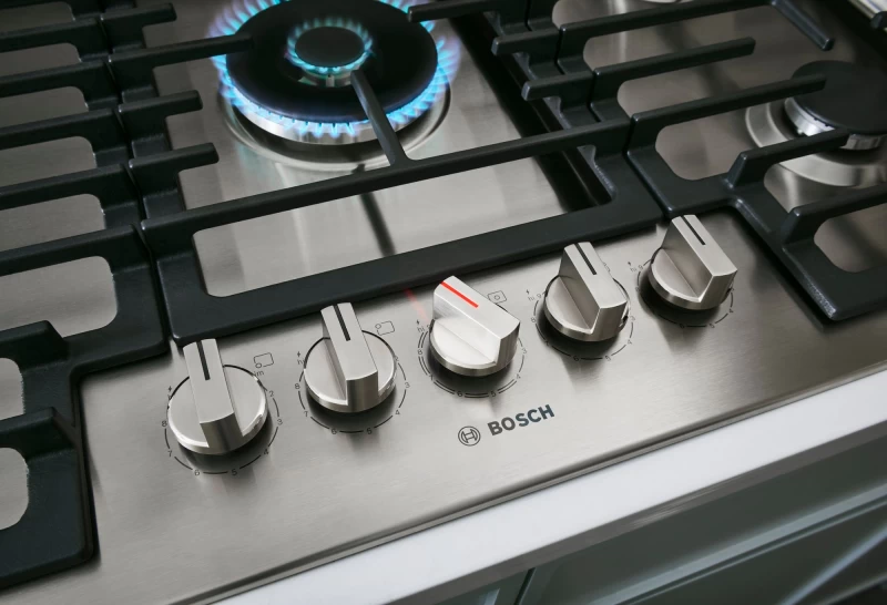 800 Series Gas Cooktop NGM8658UC