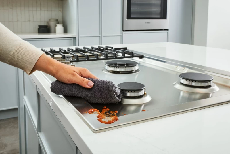 800 Series Gas Cooktop NGM8658UC