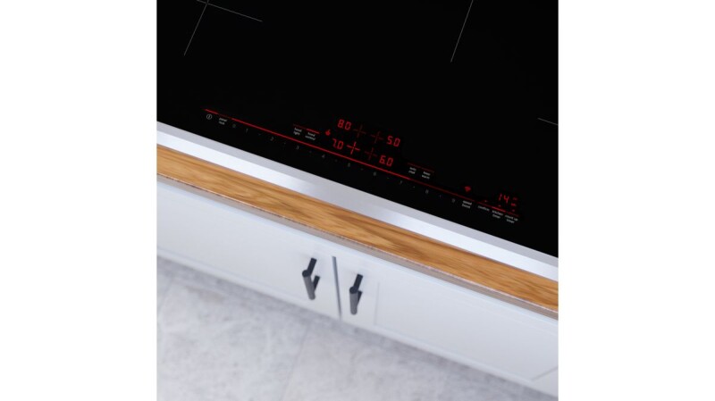 800 Series Induction Cooktop, surface mount with frame NIT8060SUC