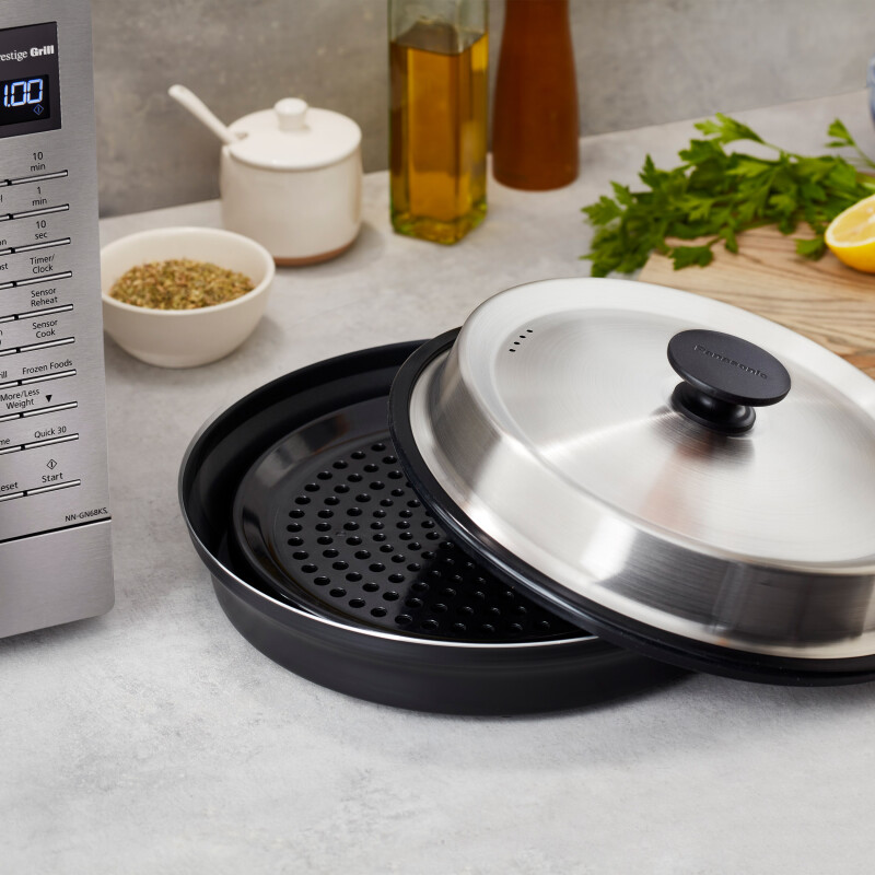 HomeCHEF GNS6MS 2-in-1 Multi-oven Inverter Microwave with Magic Pot NNGNS6MS
