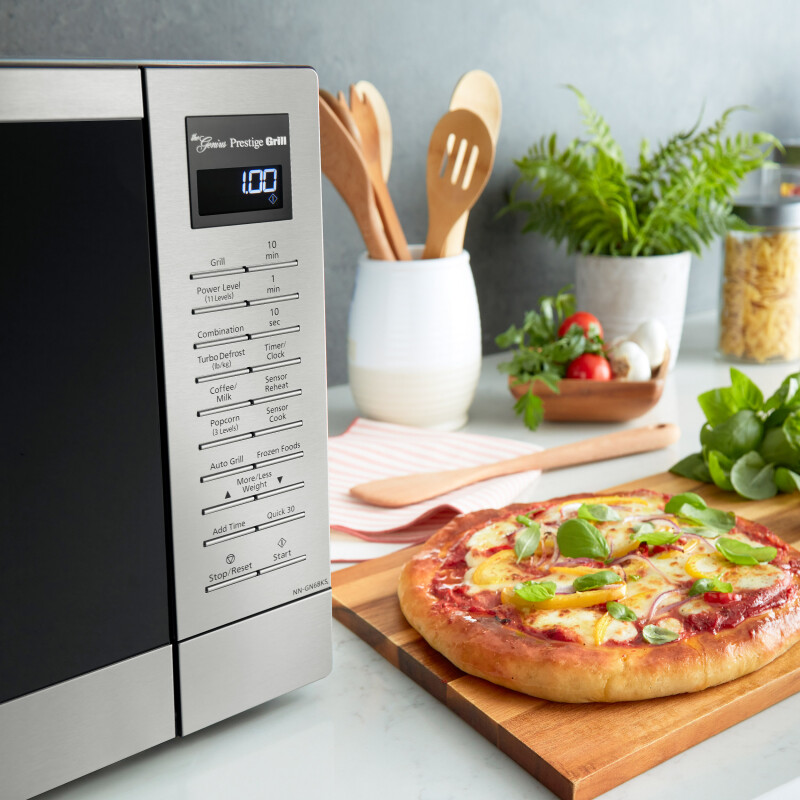 HomeCHEF GNS6MS 2-in-1 Multi-oven Inverter Microwave with Magic Pot NNGNS6MS