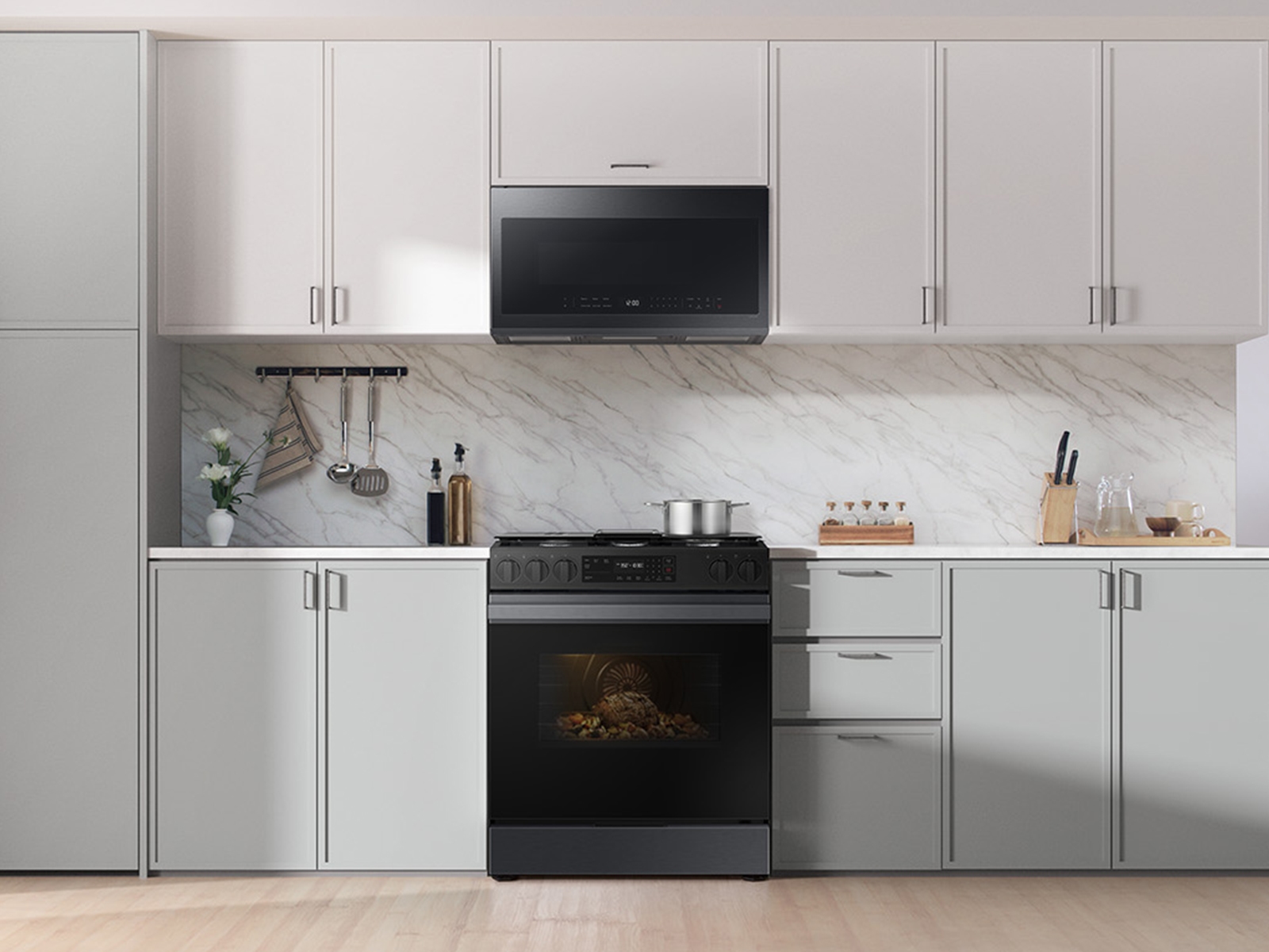 Bespoke Slide-in Gas Range NSG6DG8100MTAA