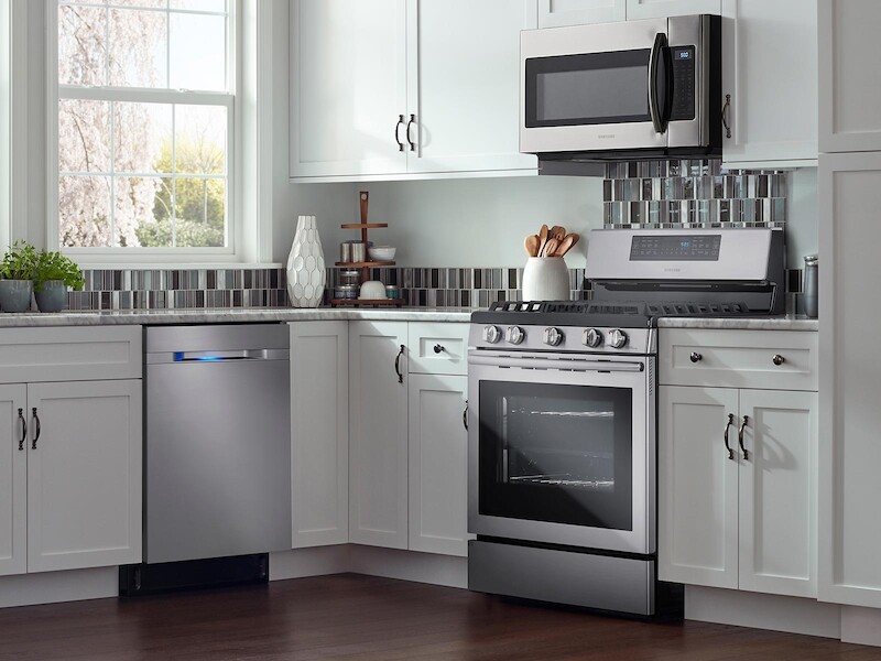 5.8 cu. ft. Freestanding Gas Range with Convection NX58J5600SGAA