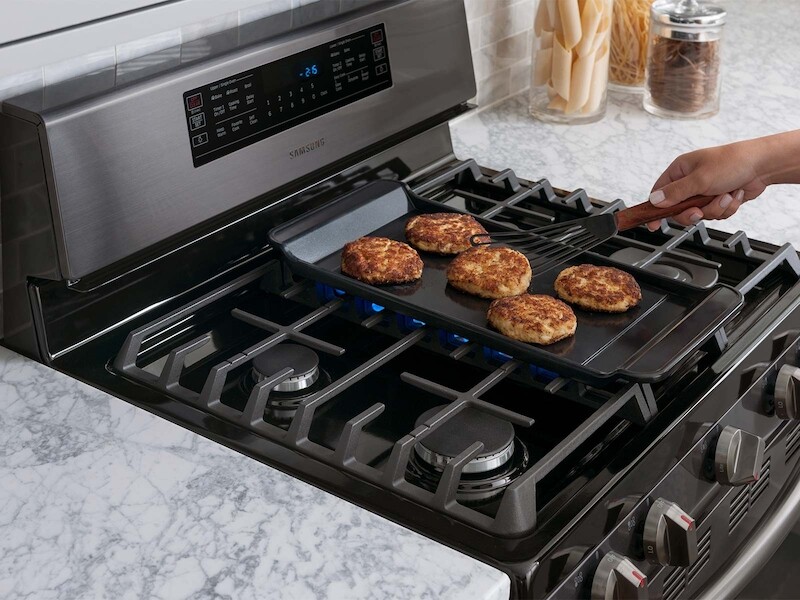 5.8 cu. ft. Freestanding Gas Range with Convection NX58J5600SGAA
