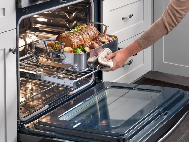 5.8 cu ft. Smart Freestanding Gas Range with Flex Duo & Dual Door NX58K7850SSAA