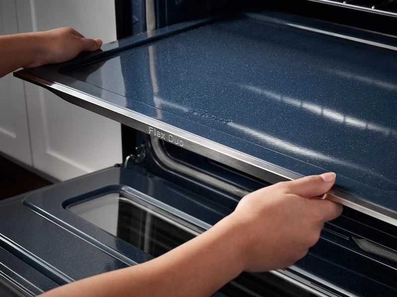 5.8 cu. ft. Slide-In Gas Range with Flex Duo & Dual Door view 3
