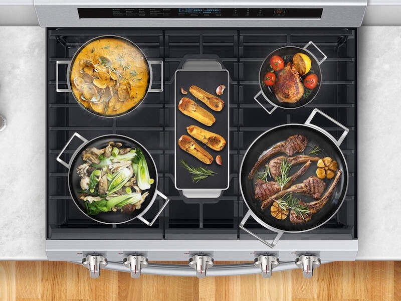 5.8 cu. ft. Freestanding Gas Range with True Convection NX58M6630SS