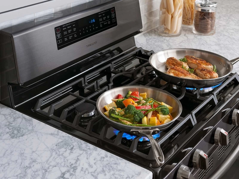 5.8 cu ft. Smart Freestanding Gas Range with Flex Duo & Dual Door NX58M6850SGAA