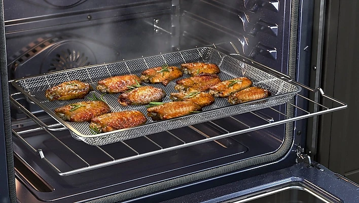 No-Preheat Air Fry – Healthier cooking with a crunch*