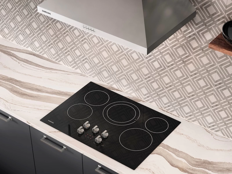 30" Electric Cooktop in Black NZ30R5330RKAA