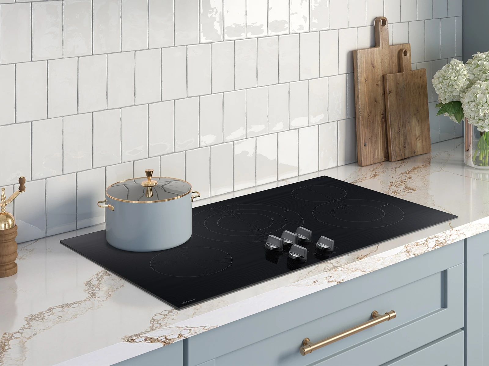 36" Electric ENERGY STAR® Certified Cooktop with Illuminated Knobs NZ36FG6432RKAA