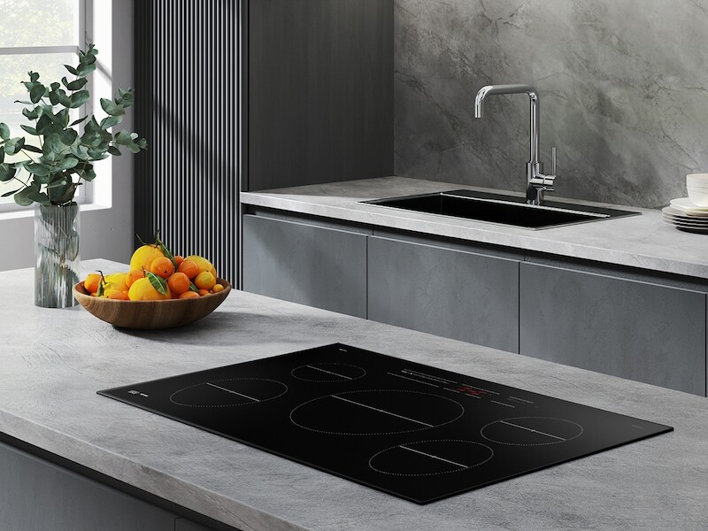 36" Smart Induction Cooktop in Fingerprint Resistant Matte Black Stainless Steel NZ36K7880UGAA