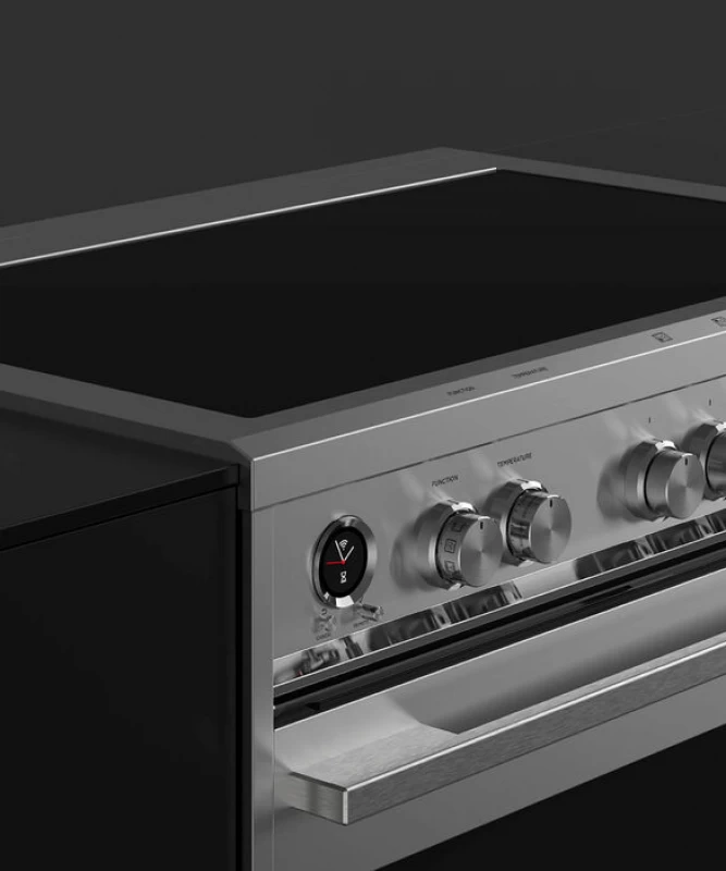 Induction Range, 36", 5 Zones with SmartZone, Self-cleaning view 4