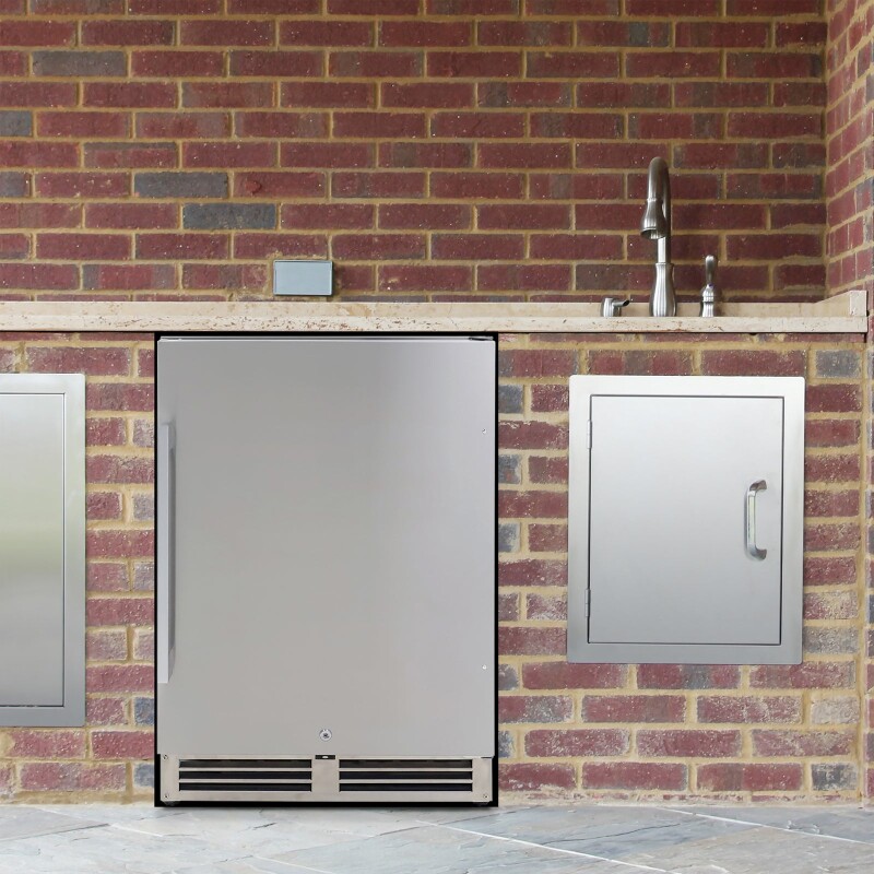 Avanti ELITE Series Commercial Outdoor Refrigerator view 2