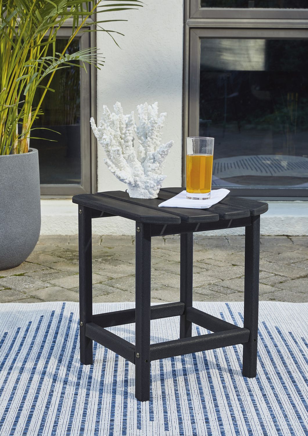 Sundown Treasure Black End Table P008703