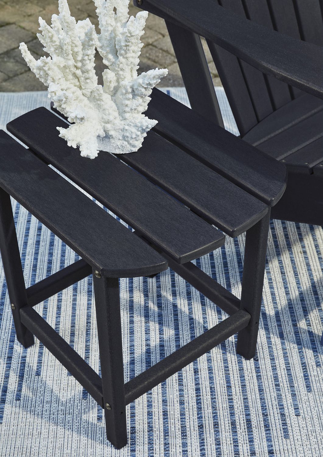 Sundown Treasure Black End Table P008703