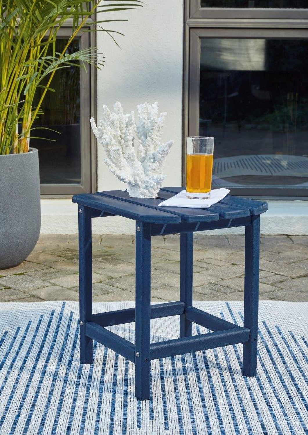 Sundown Treasure Blue Outdoor End Table P009703
