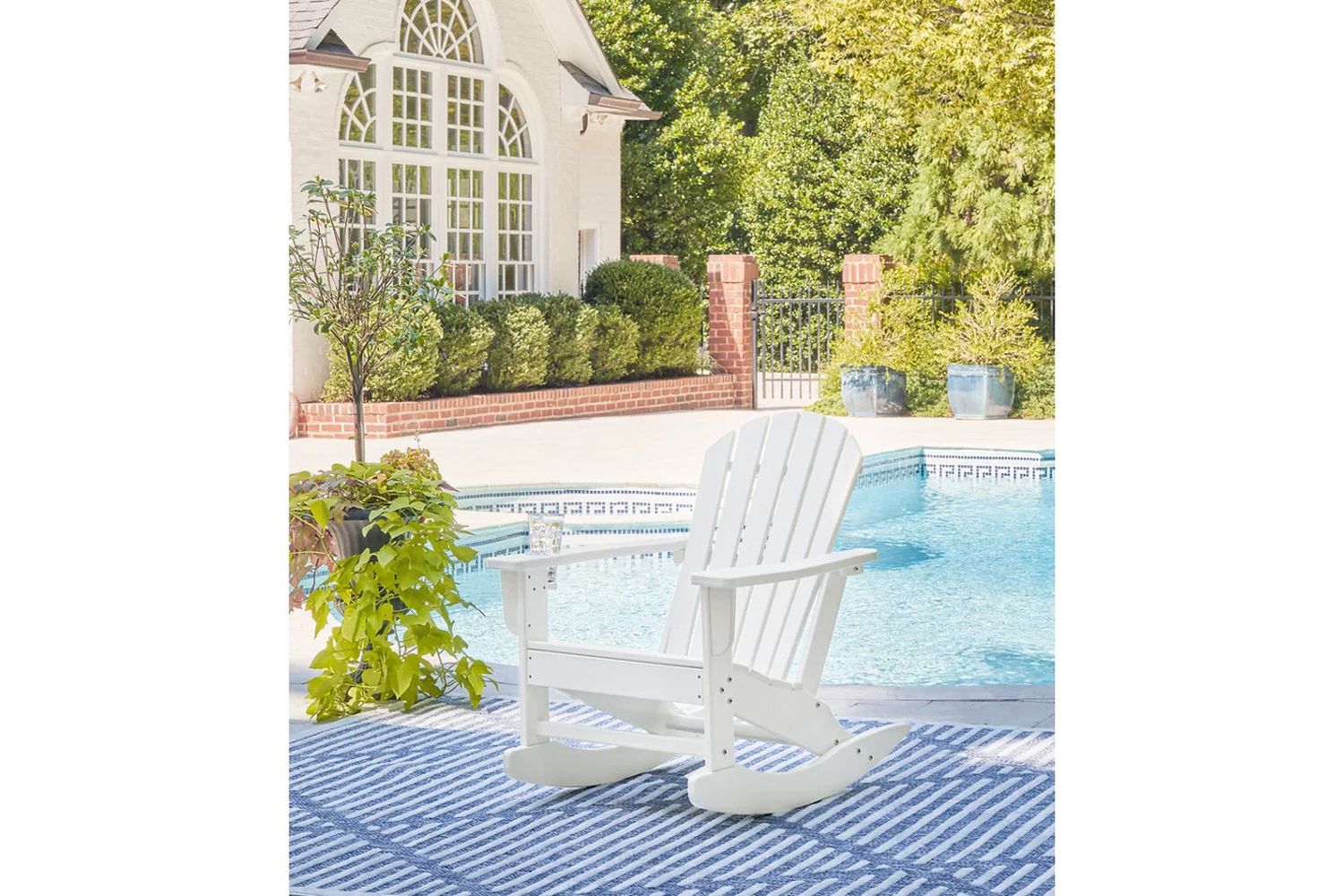 Sundown Treasure Outdoor Rocking Chair In White P011827