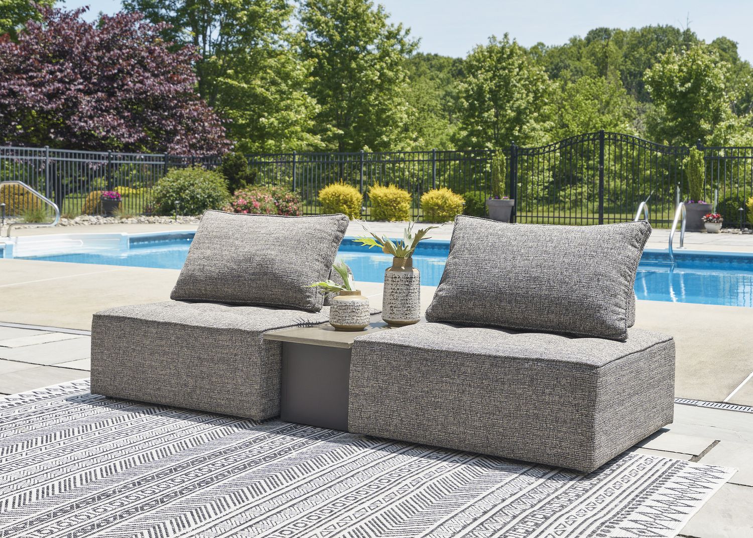 Bree Zee Brown Lounge Chair With Cushion P160821