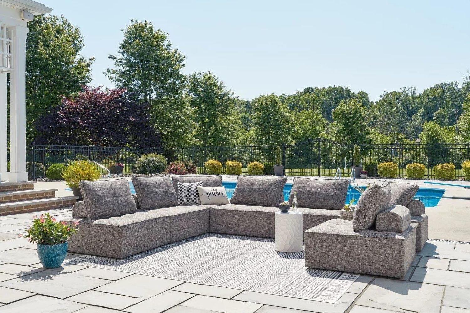Bree Zee 8-Piece Outdoor Sectional In Brown P160P6