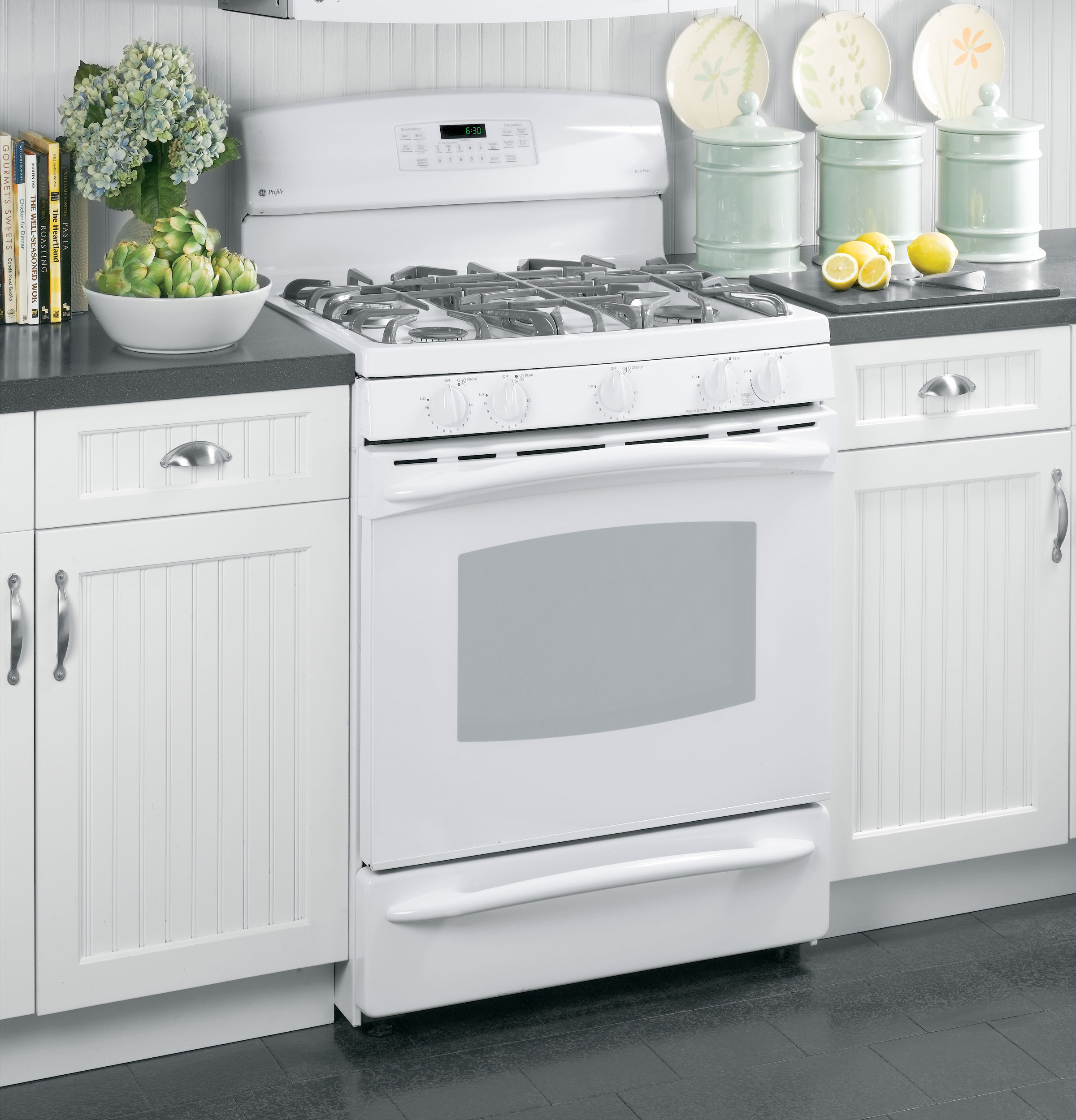 30" Free-Standing Dual-Fuel Range P2B912DEMWW