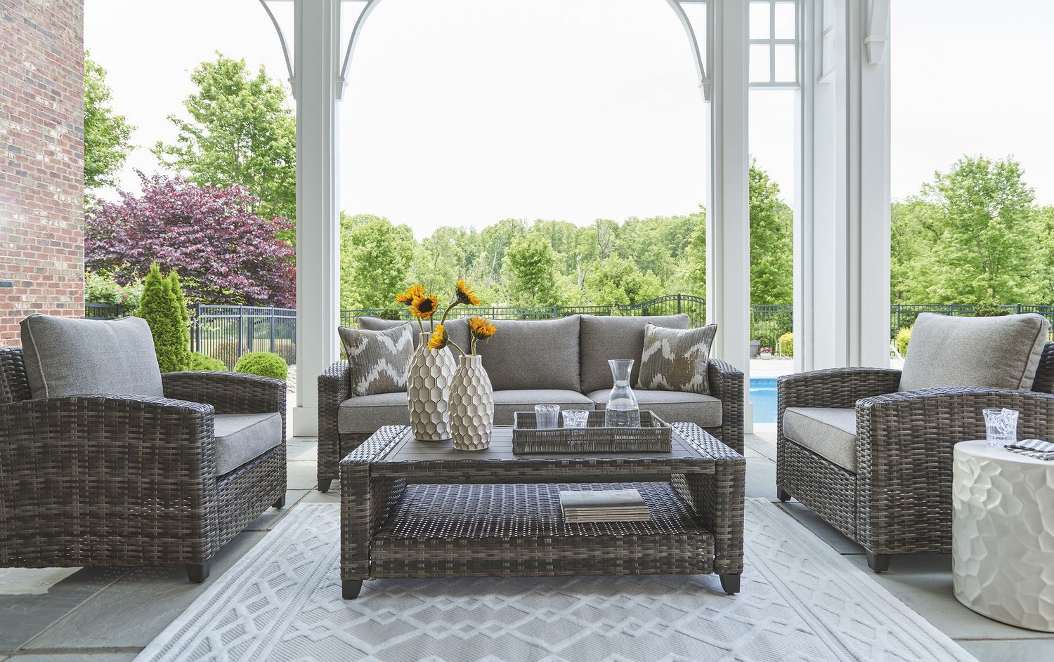 Oasis Court Gray Outdoor Set P335081