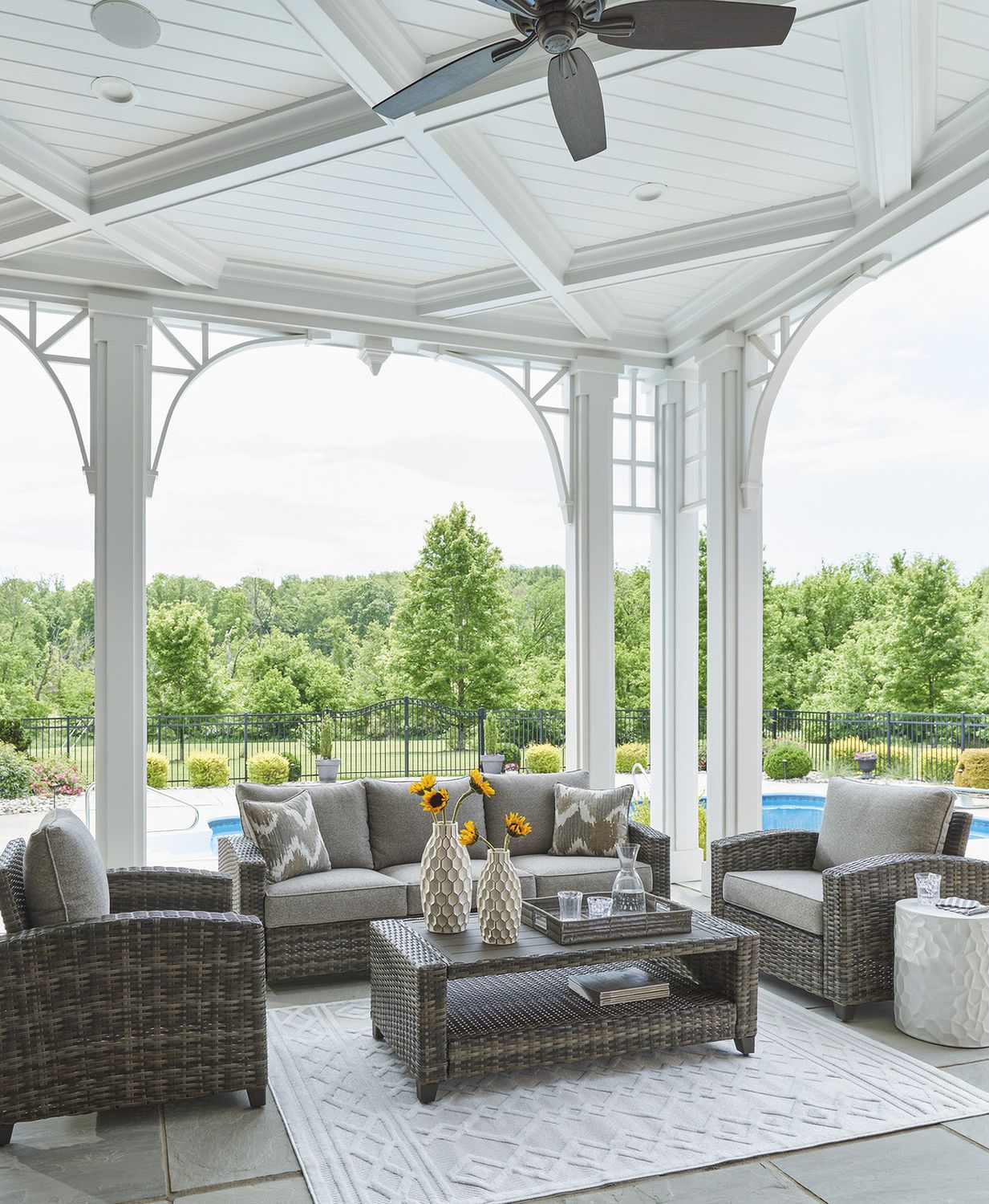 Oasis Court Gray Outdoor Set P335081