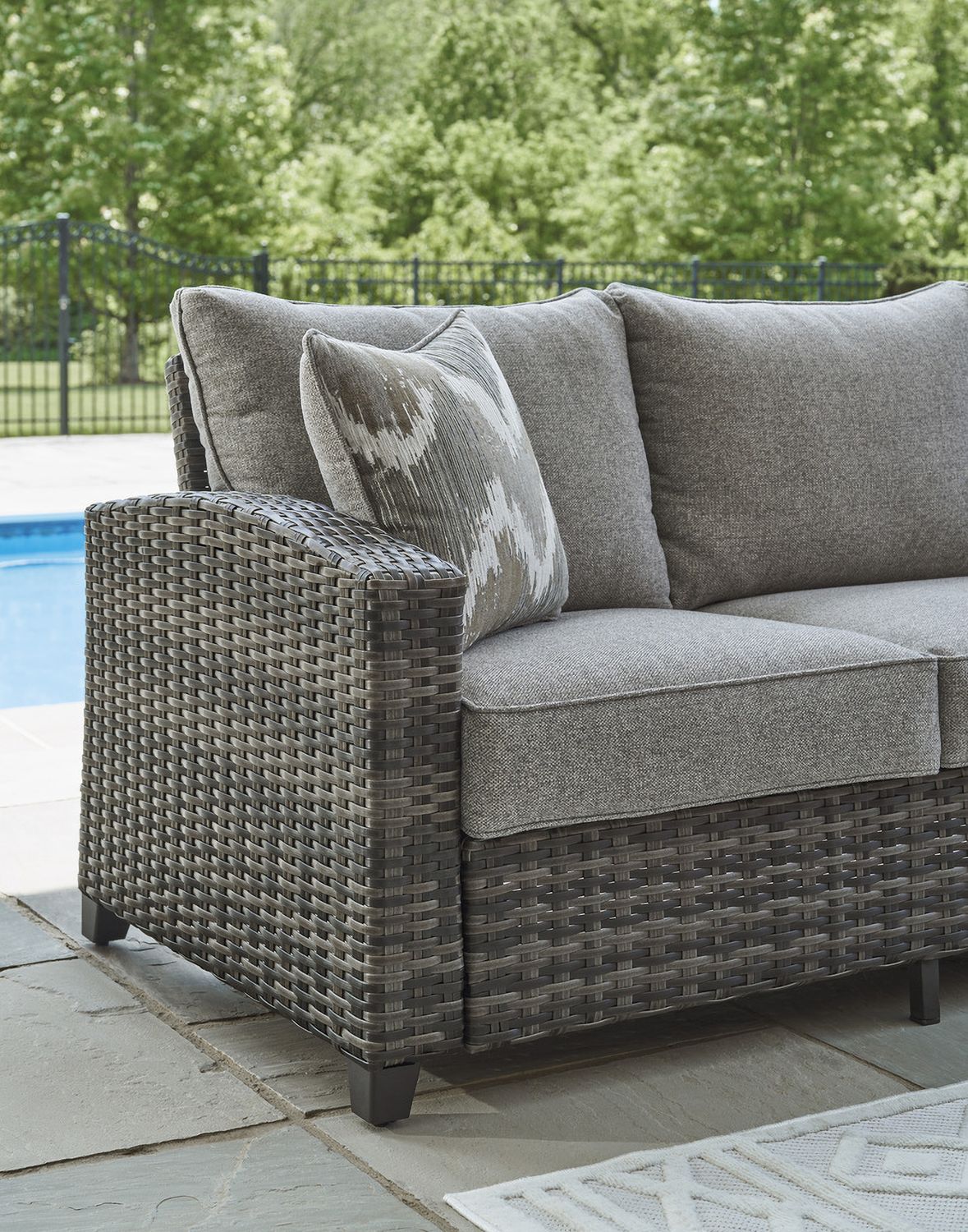 Oasis Court Gray Outdoor Set P335081