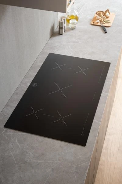 36 5 Induction Zones Cooktop P365IAE