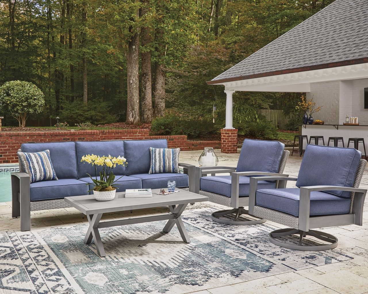 Dillon Beach Outdoor Swivel Lounge Chair with Cushion In Gray and Blue P418821
