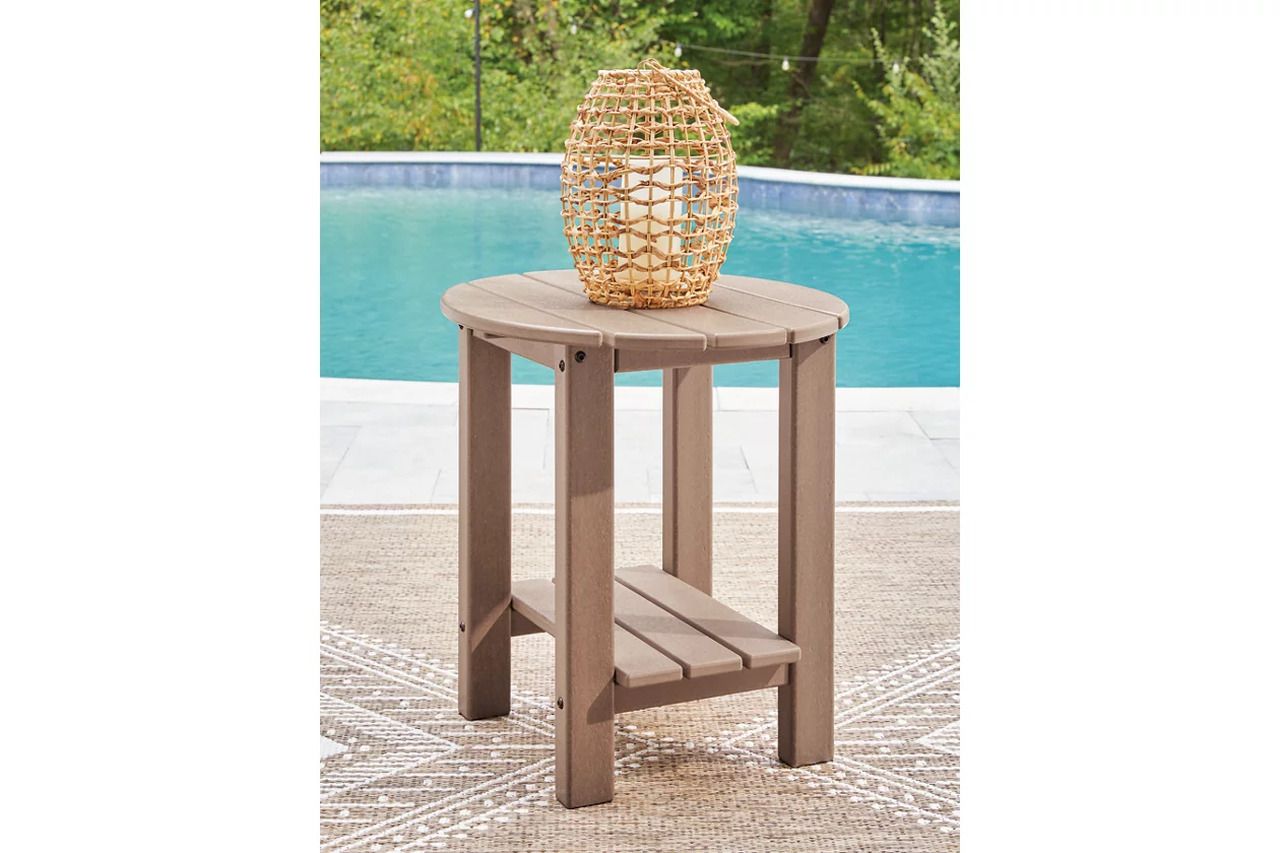 Cliffs Beach Outdoor End Table In Driftwood P422706