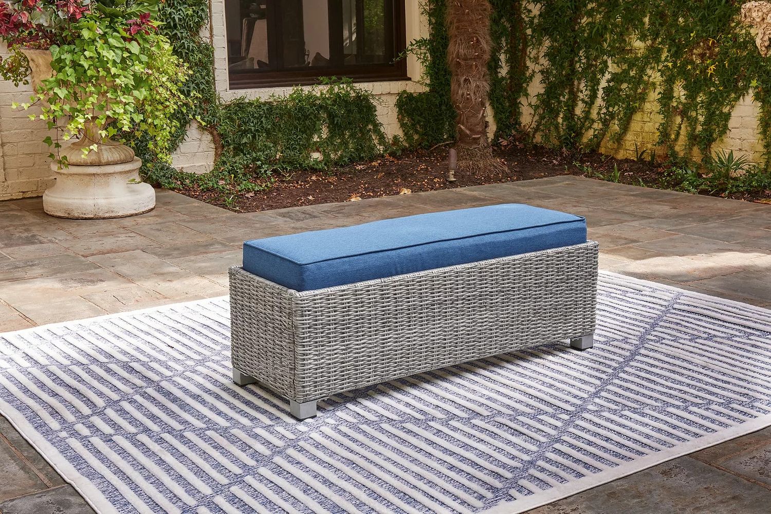 Naples Beach Light Gray Bench With Cushion P439600