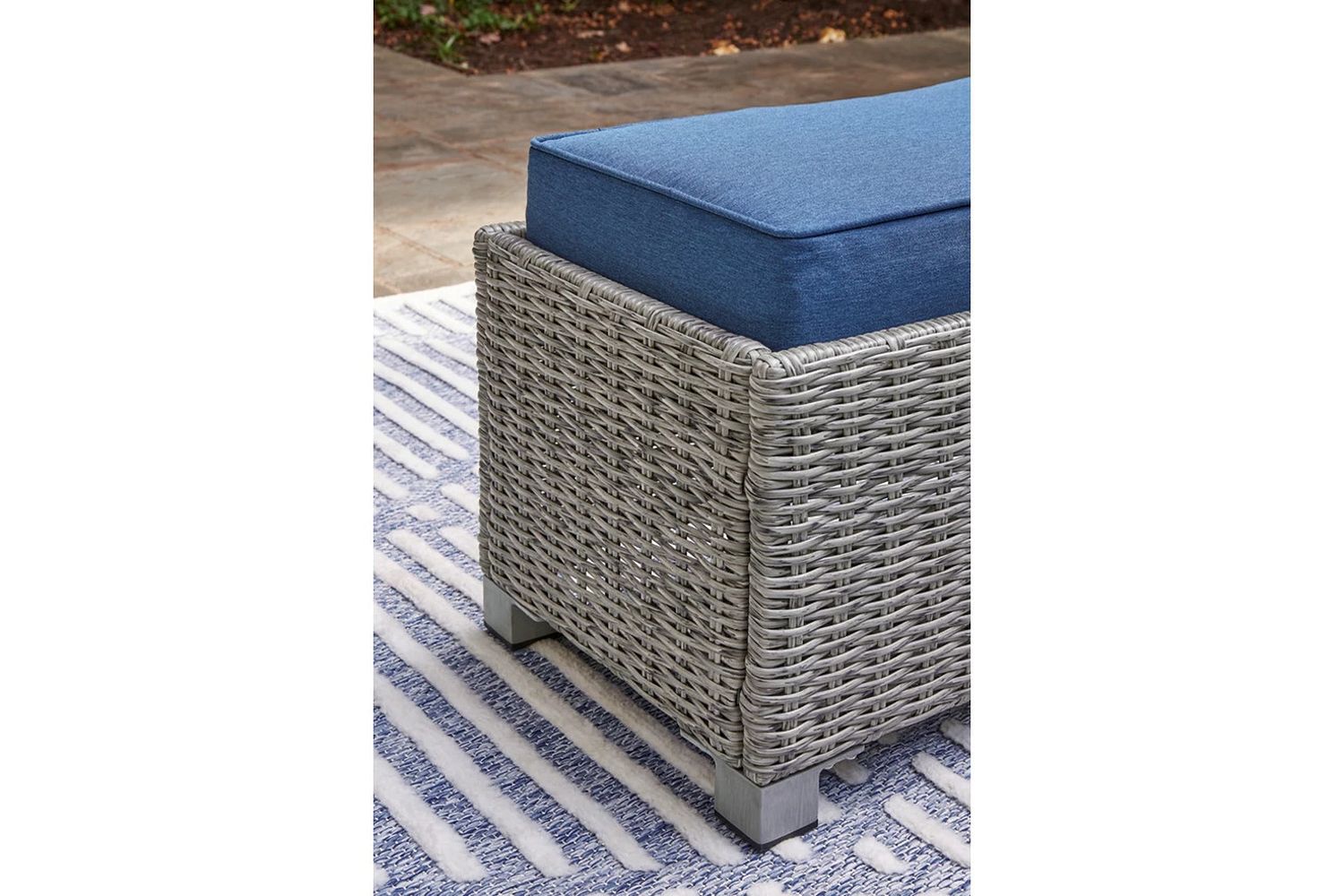 Naples Beach Light Gray Bench With Cushion P439600