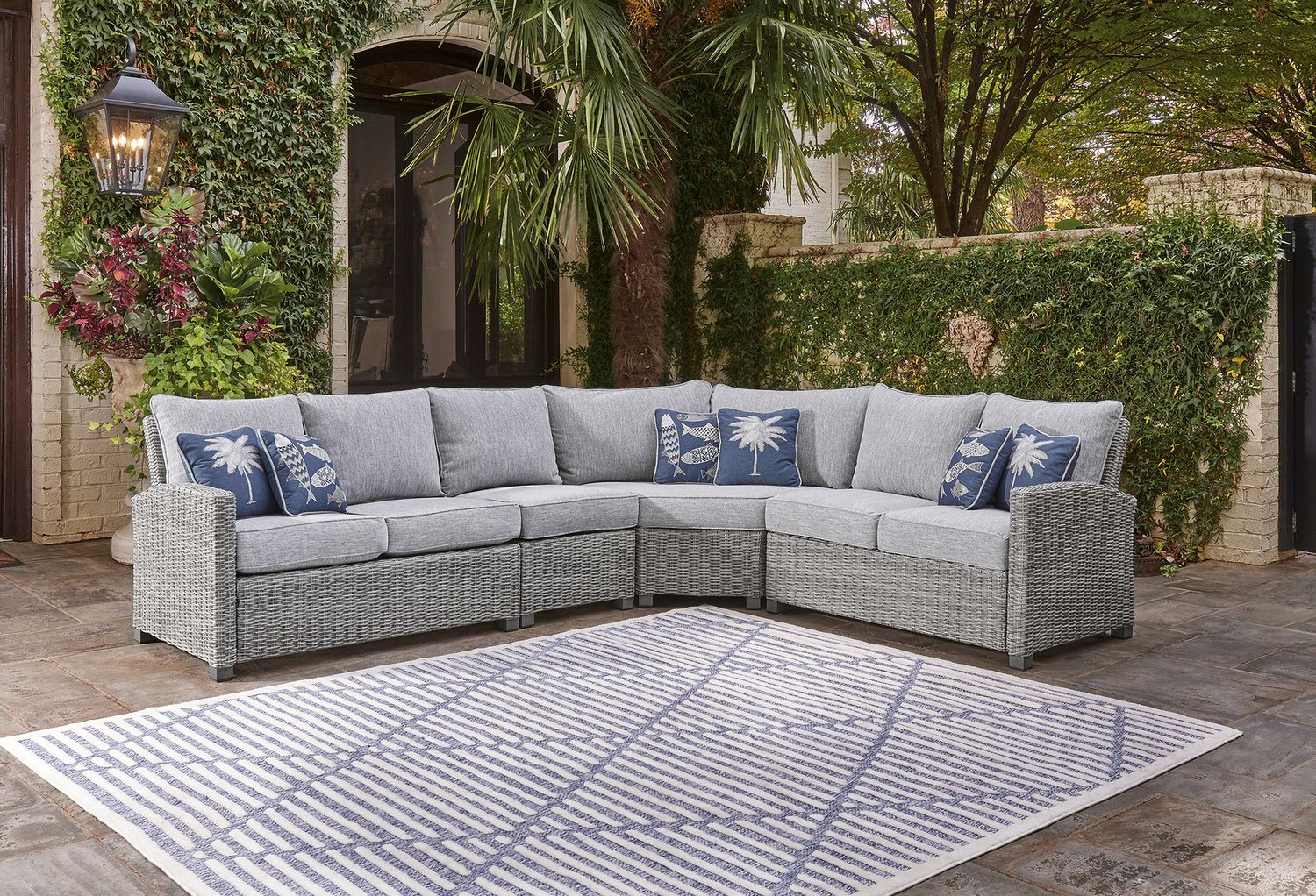 Naples Beach 4-Piece Outdoor Sectional In Light Gray P439P2
