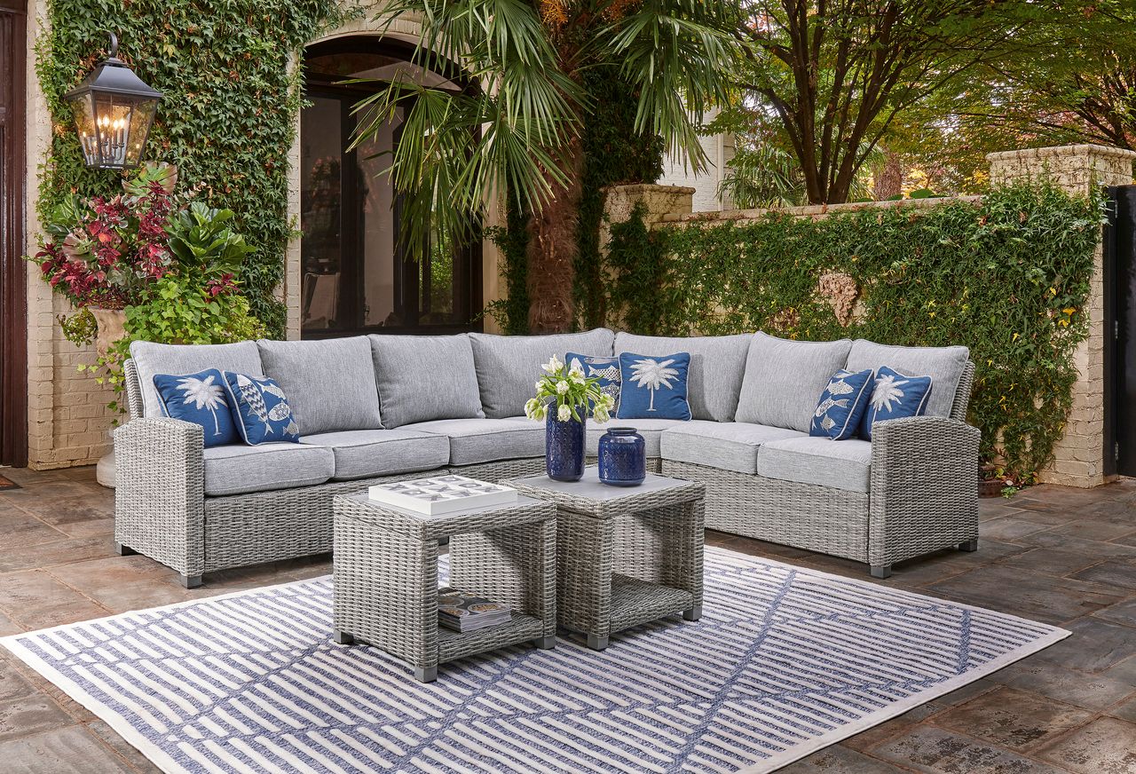 Naples Beach 4-Piece Outdoor Sectional In Light Gray P439P2