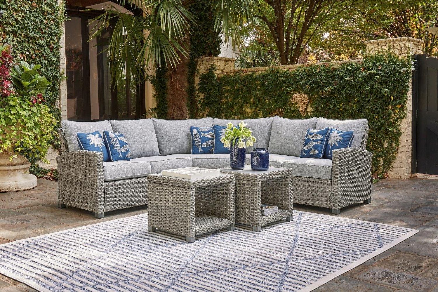 Naples Beach 4-Piece Outdoor Sectional In Light Gray P439P2