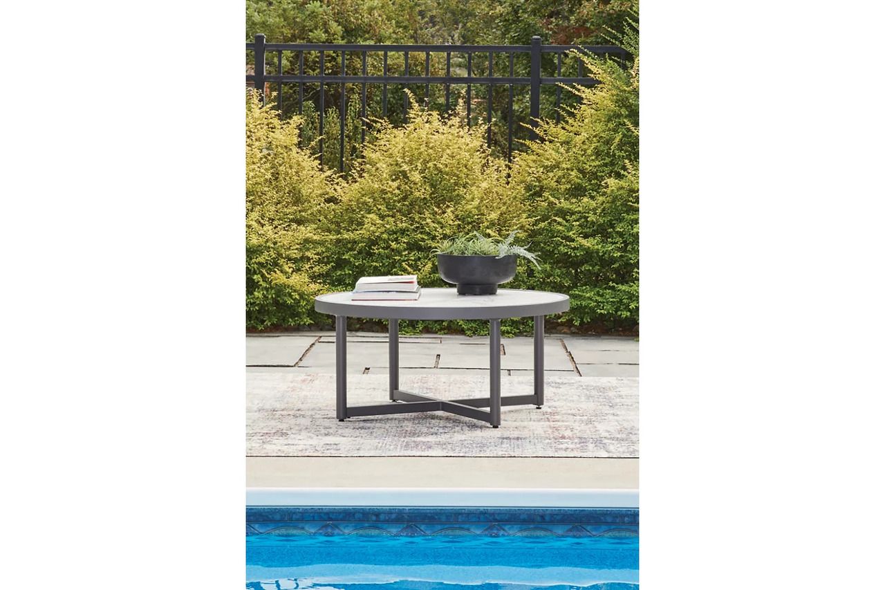 North Island Outdoor Coffee Table In Gray P510708