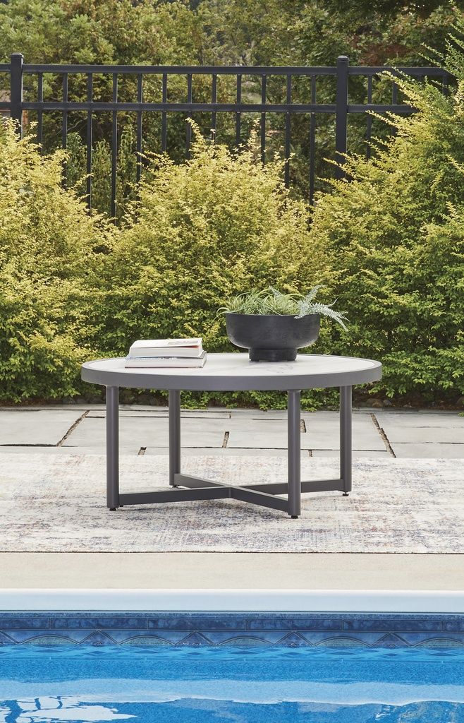 North Island Outdoor Coffee Table In Gray P510708