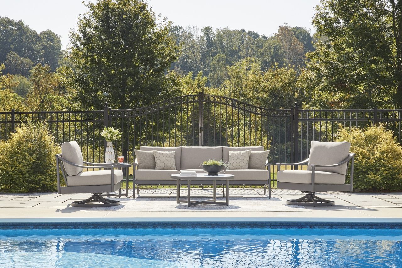 North Island Outdoor Coffee Table In Gray P510708
