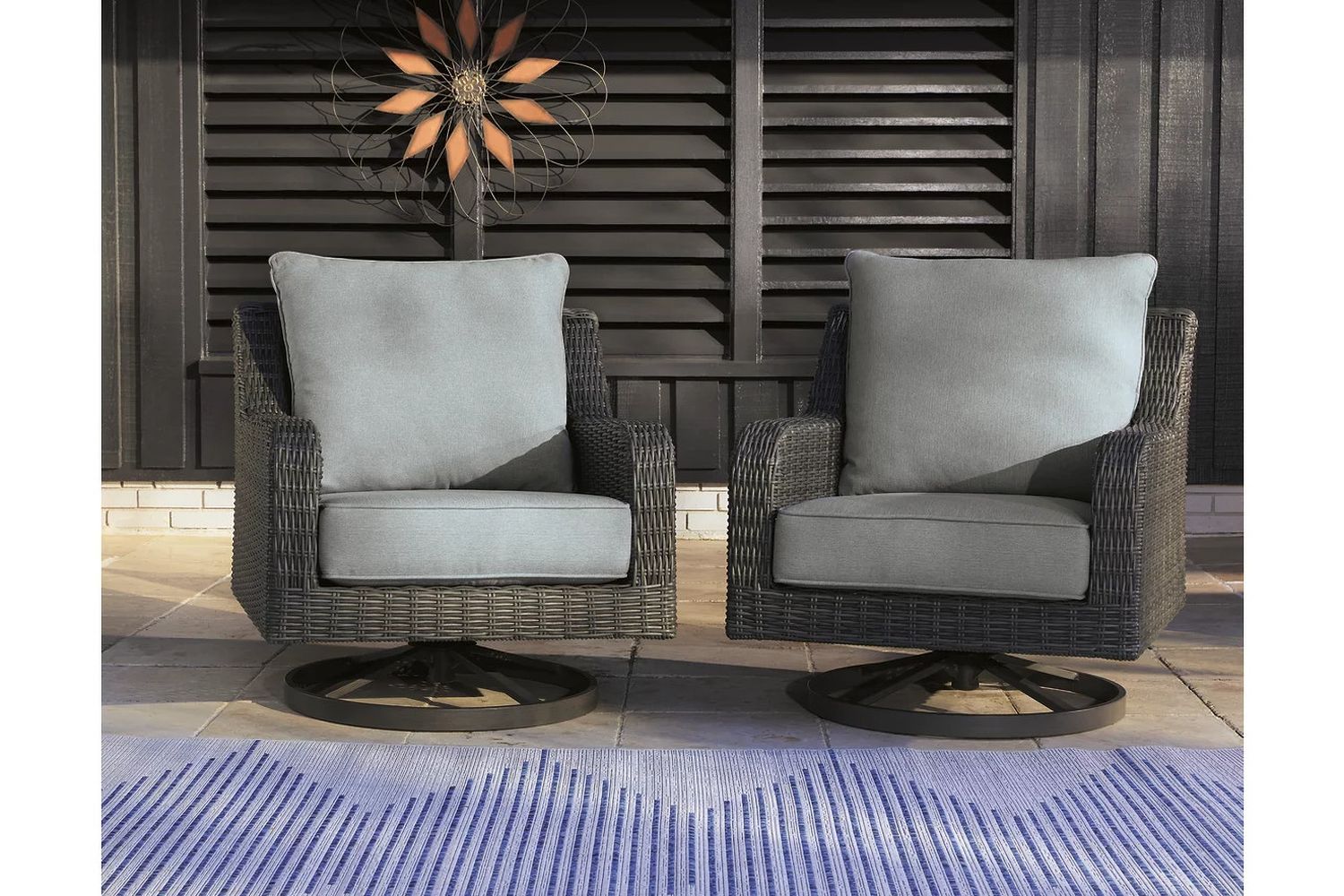 Elite Park Gray Swivel Lounge W/ Cushion P518821