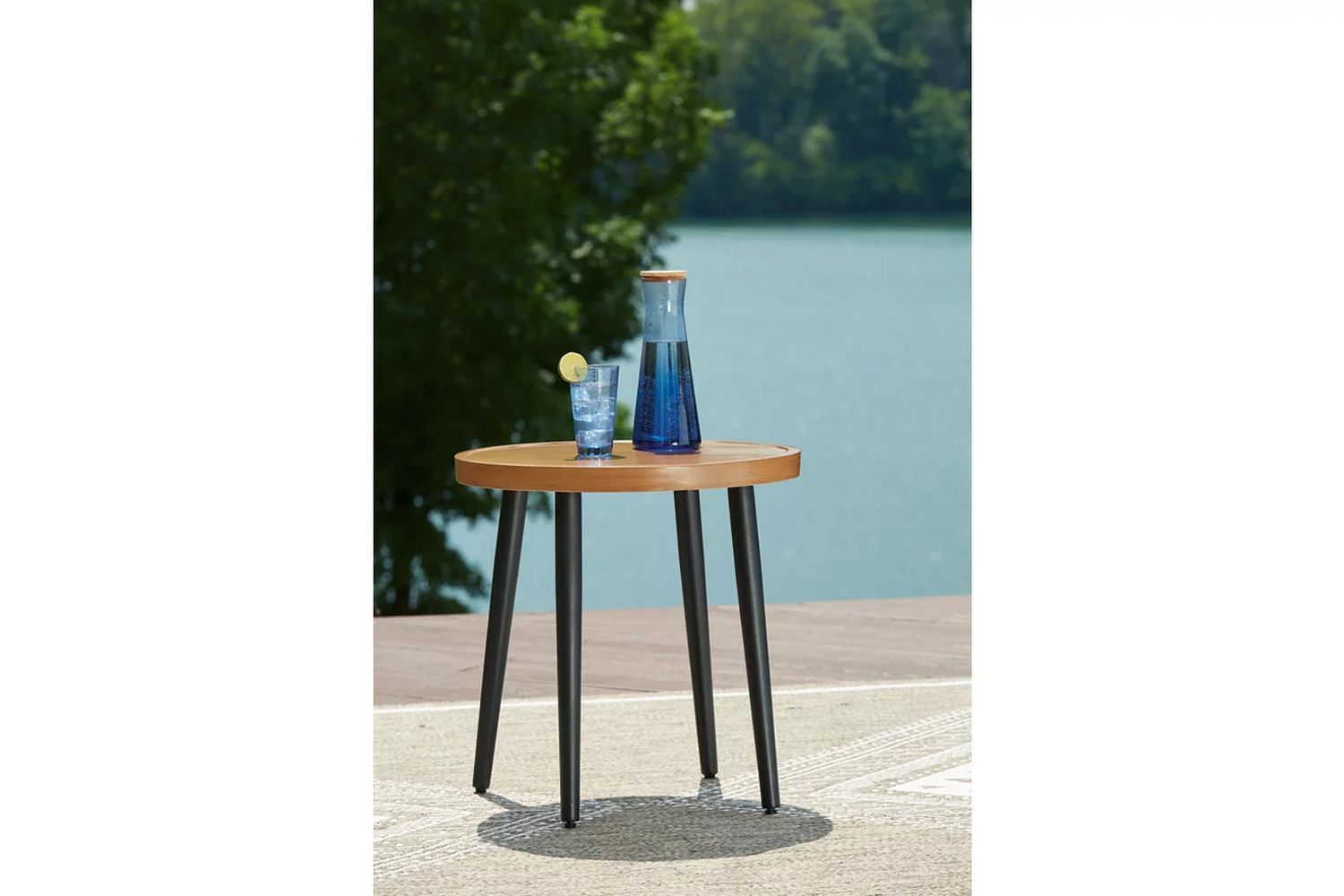 Horizon Hall Outdoor End Table In Two-tone Brown P572706